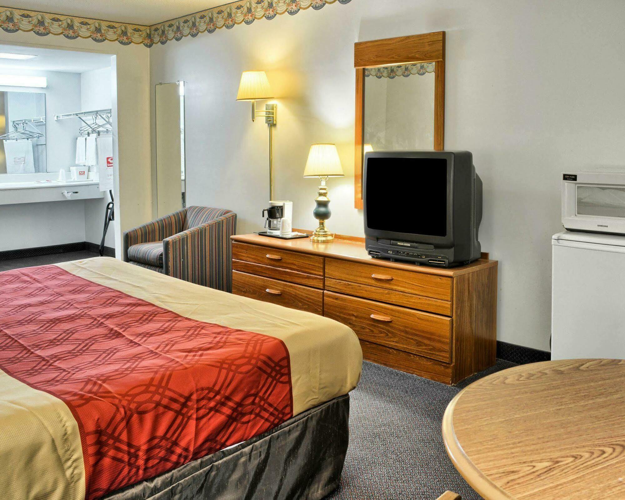 Ruther Glen Econo Lodge מראה חיצוני תמונה